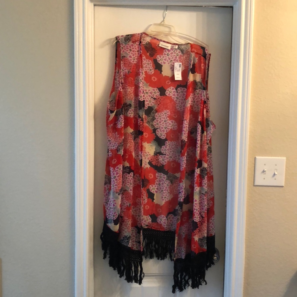 NWT Patterned Vest/Overpiece With Fringe